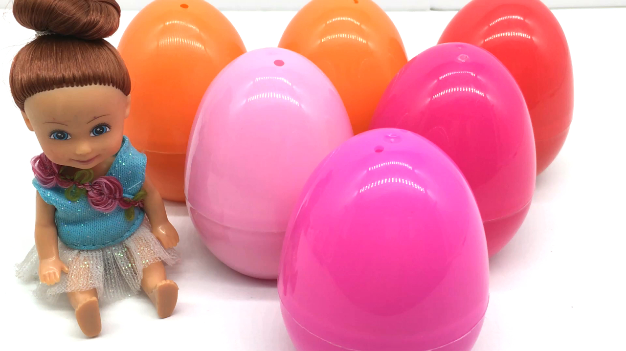 芭比娃娃拆奇趣蛋玩具出奇蛋视频