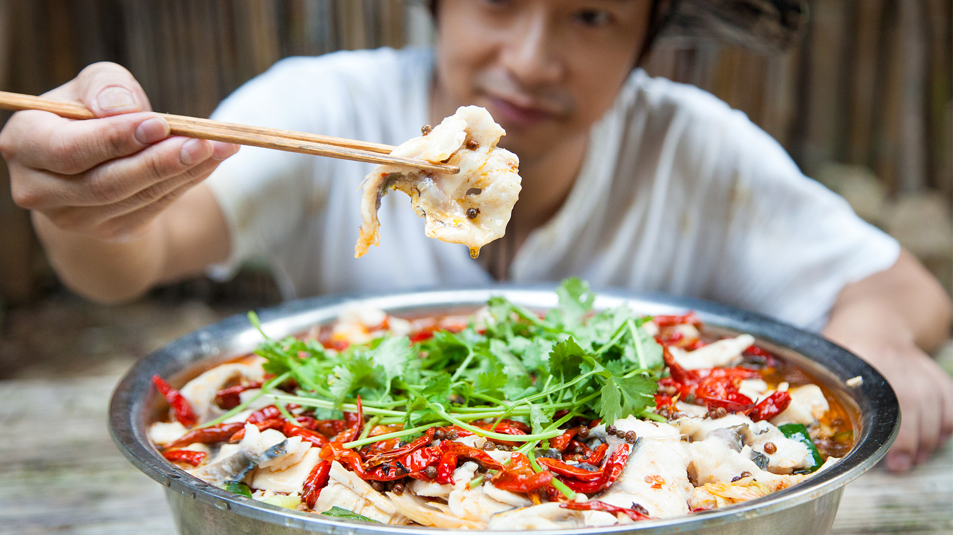 水煮活魚這樣做才好吃,魚肉滑嫩,香辣爽口