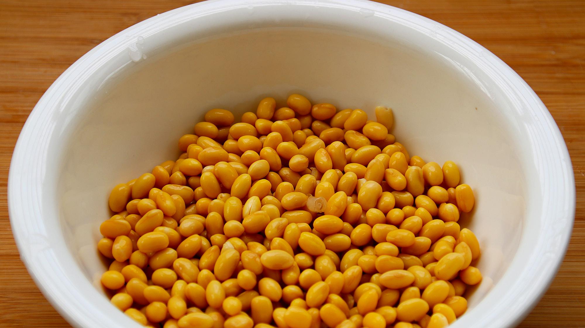 这才是黄豆最好吃的做法，美味又健康，营养胜过鸡蛋牛奶！
