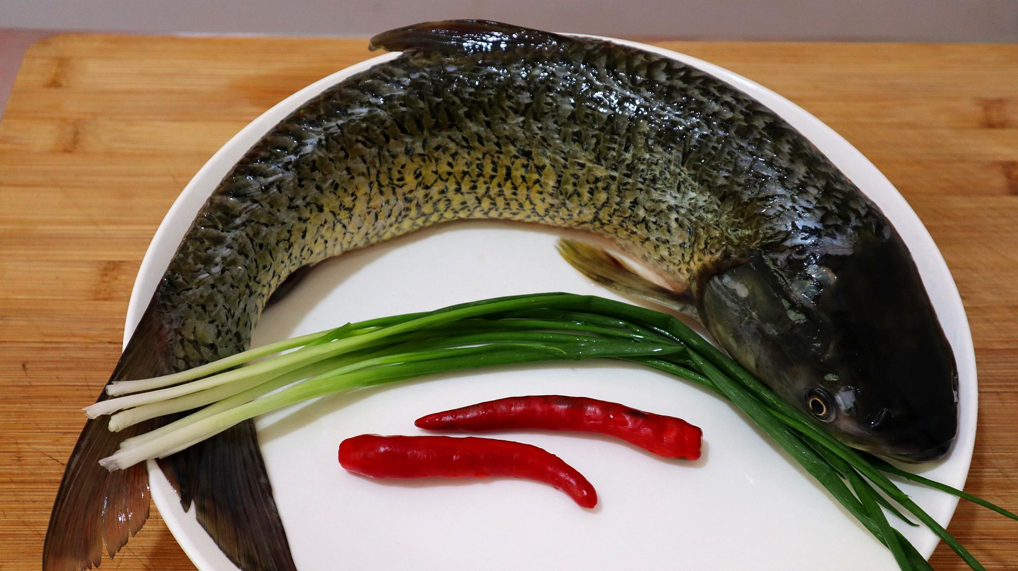 草鱼最好吃的做法，比酸菜鱼水煮鱼还好吃，上桌就被扫光，太香了 - 哔哩哔哩
