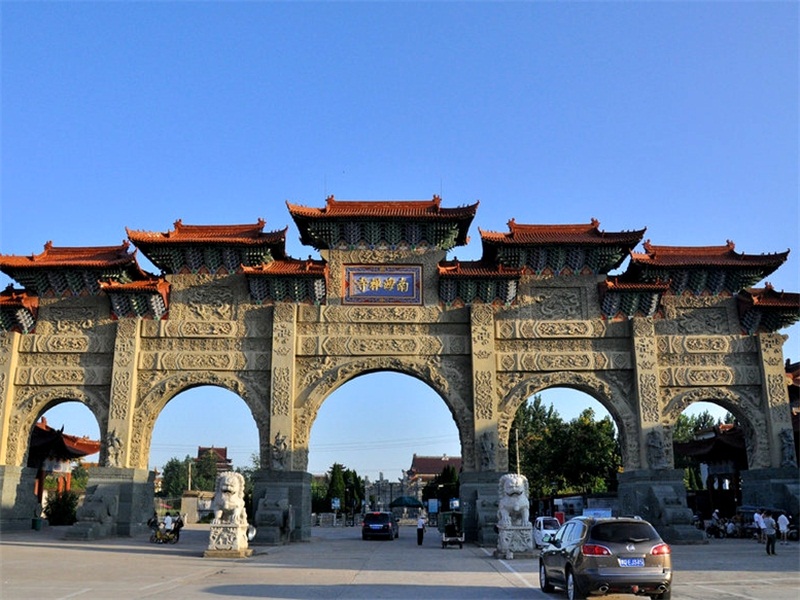 南海禅寺:位于中国河南省驻马店市汝南县县城东南隅