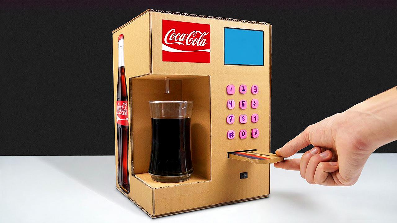 趣味diy,牛人用硬纸板制作插卡式可乐自动售货机,看看他怎么做