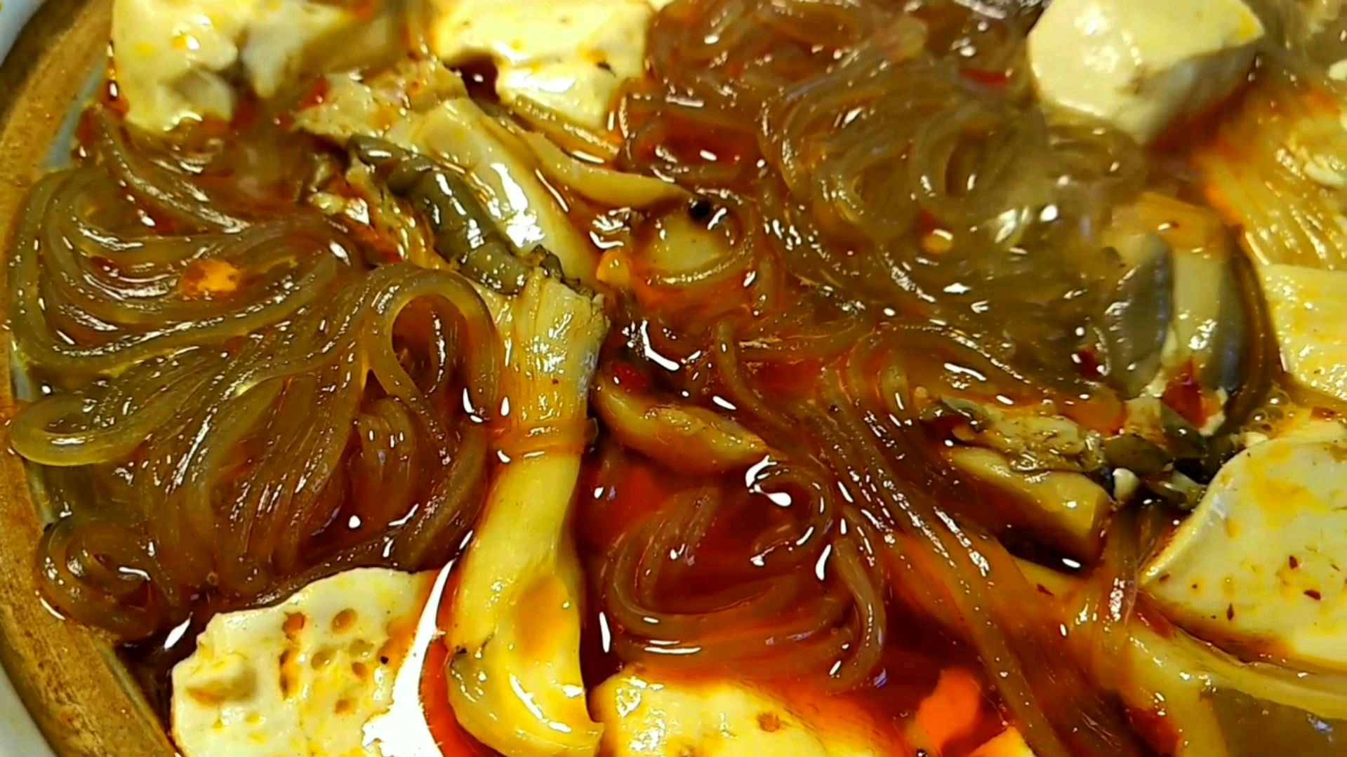 天冷了,教你在家做鸭血豆腐粉丝煲,做法简单,吃着暖胃又暖身