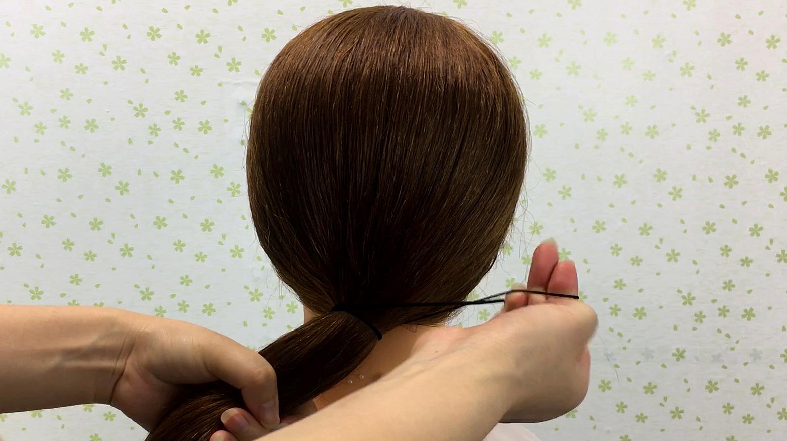 盘头发的方法教程（总是忘记带橡皮筋？只需一根筷子教你盘绝美发型） | 说明书网