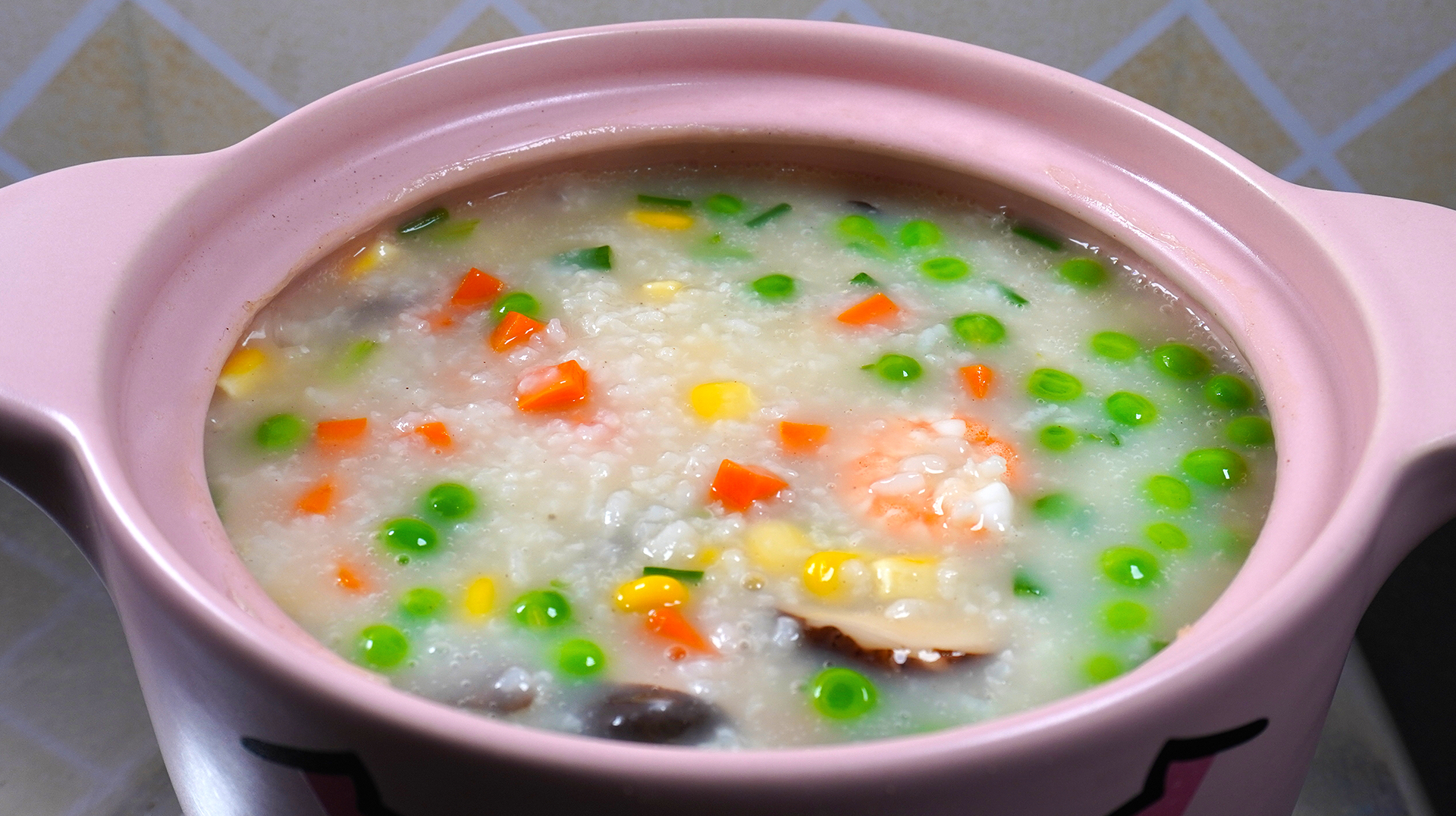 5只大虾加上冻大米,熬一锅海鲜营养粥,方法简单又快又好喝