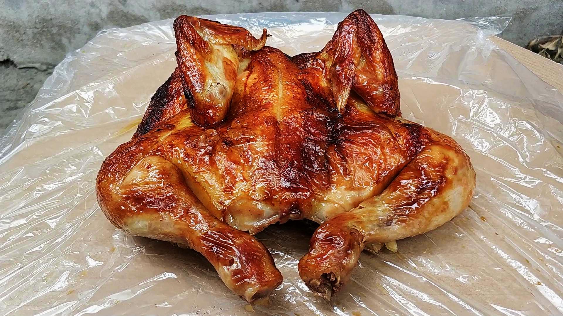 天津街头火爆20多年的烤香鸡,26.8元一斤,整只撕着吃实在太爽了