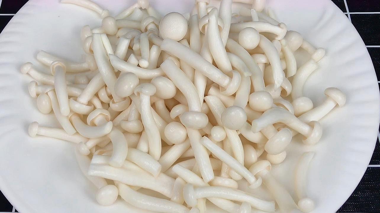 白玉菇怎樣做更美味呢4個視頻