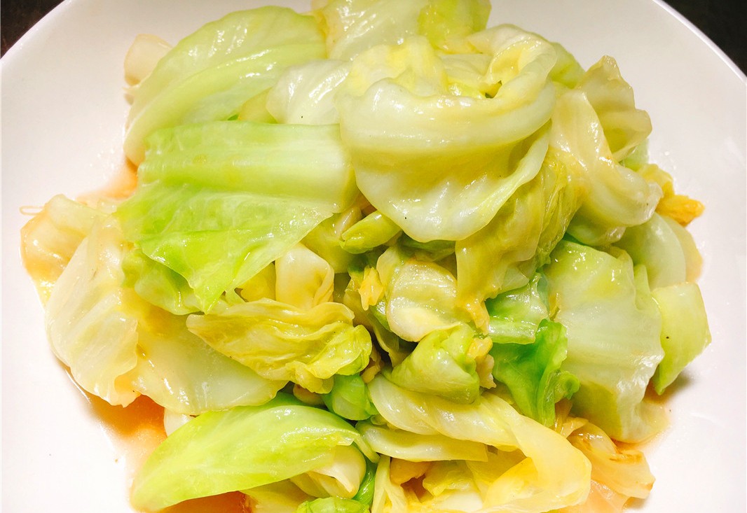 炒包菜有技巧,用饭店师傅教的方法,包菜"鲜美脆嫩"值得学习