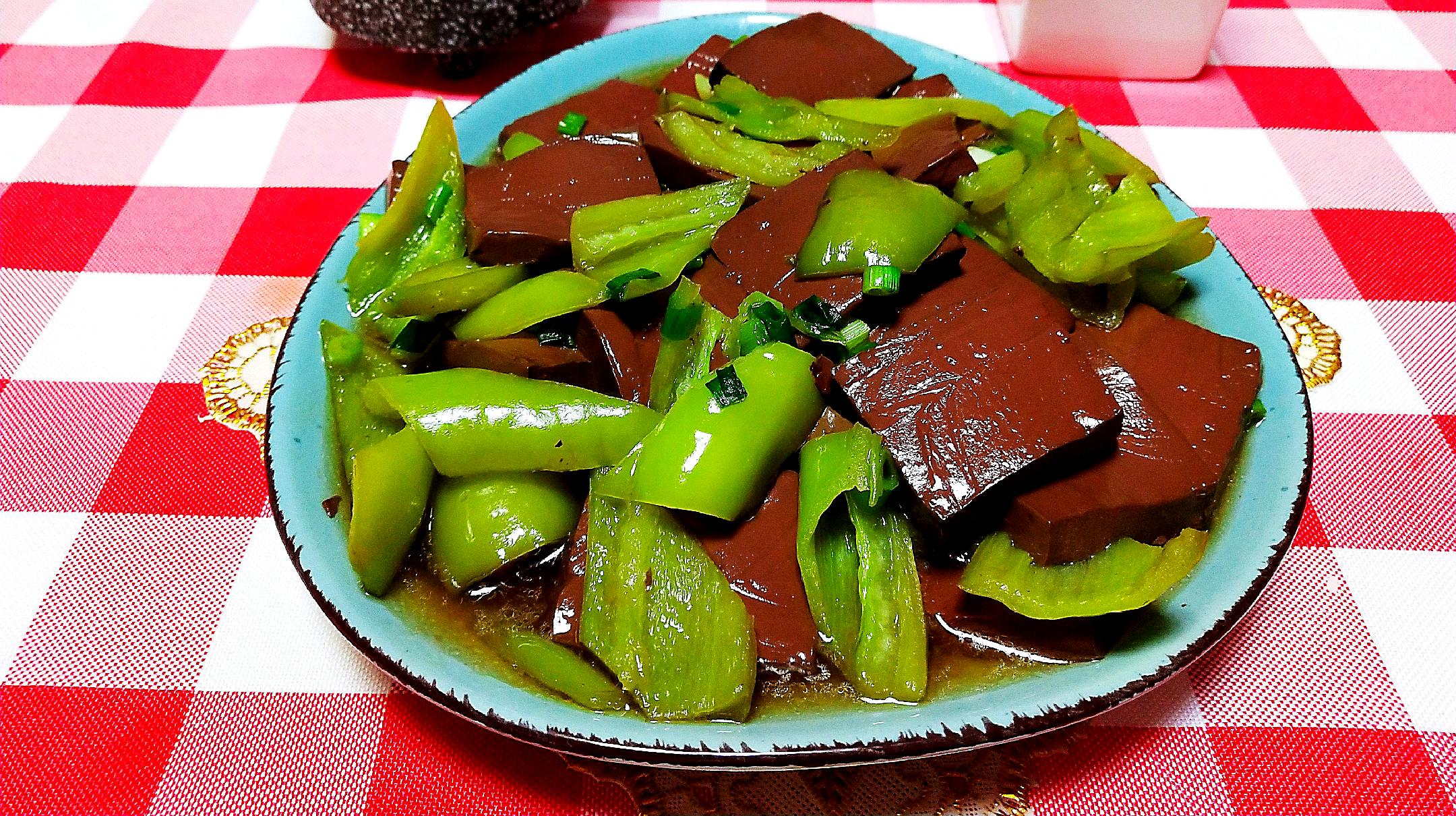 麻辣鸭血,麻辣鸭血的家常做法 - 美食杰麻辣鸭血做法大全