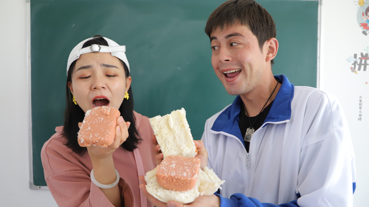 考试吃馒头,学渣做出"肉夹馍"考100分,一口下去全是肉!