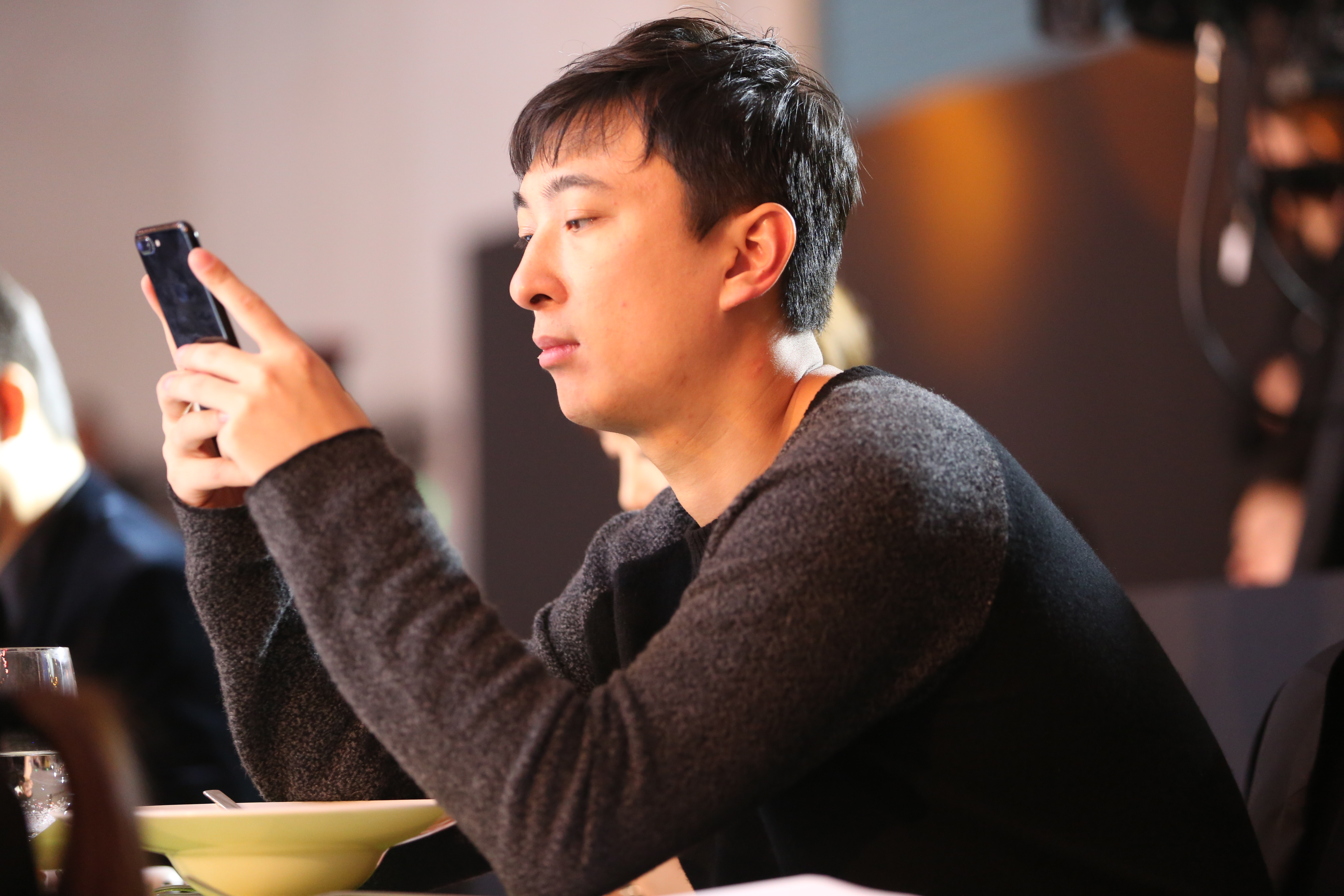 王思聪的朋友圈:加微信男的要大咖,女的看长相