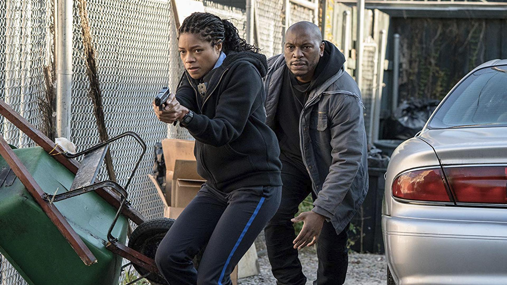 10分钟看完美国犯罪电影《蓝与黑》