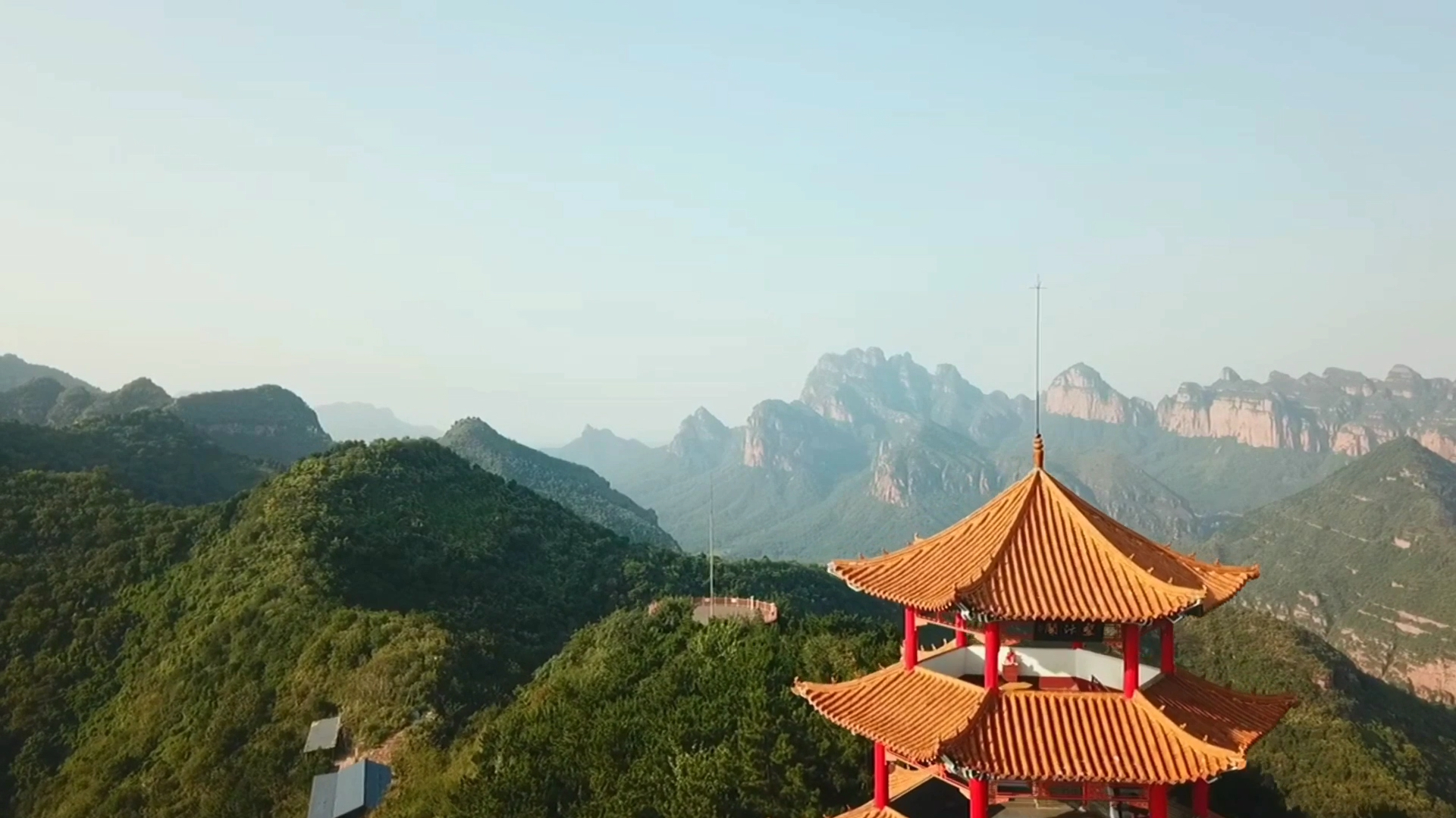 太行山脉相关介绍,巍巍八百里太行,自北而南贯穿于中国大地