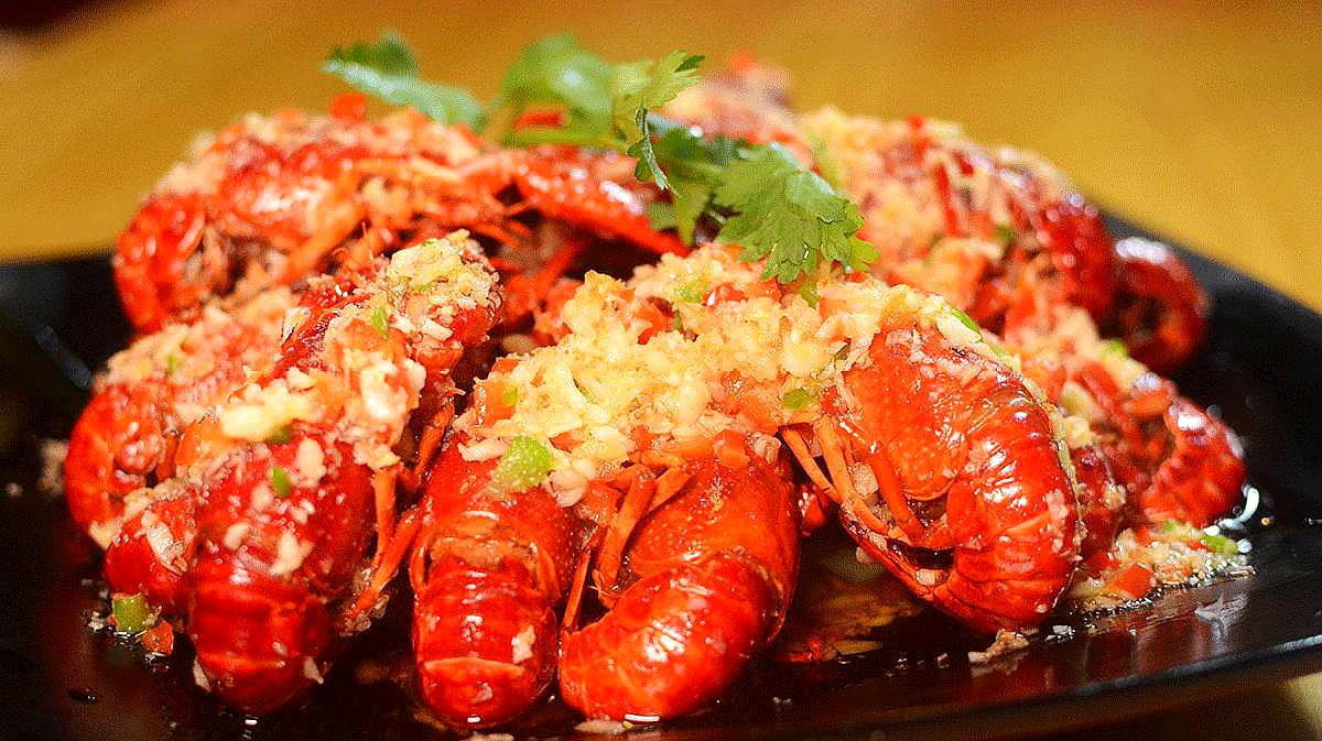 厨子教你做正宗蒜香小龙虾,30一斤的长江小龙虾,这份能卖69吗?