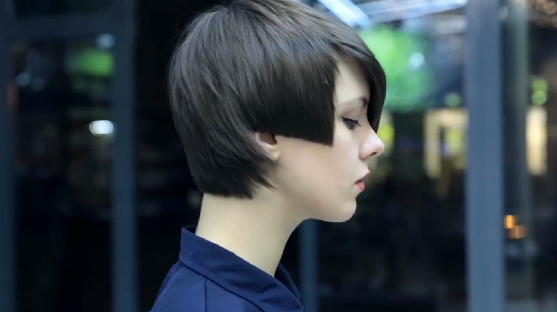女孩剪这款发型非常帅气  22:13  来源:好看视频