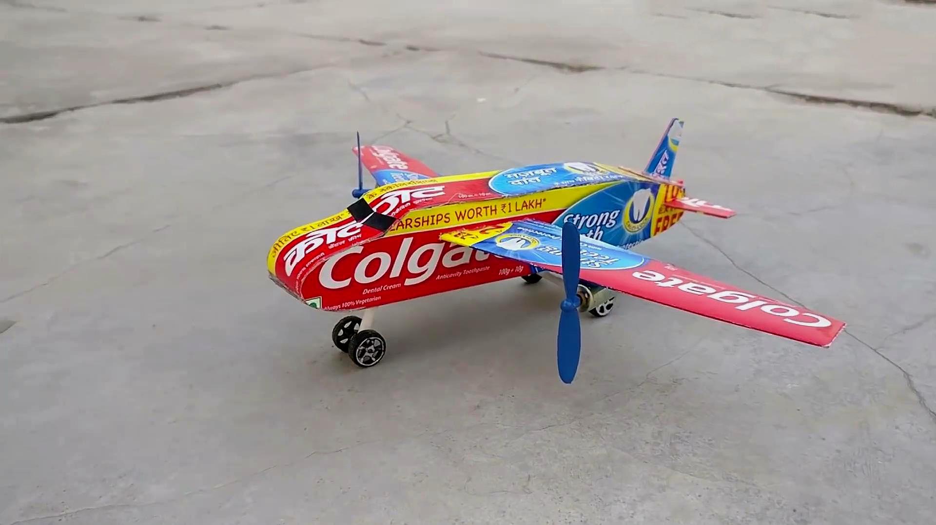 手工牛人用牙膏盒制作模型飞机,这可是高级版的