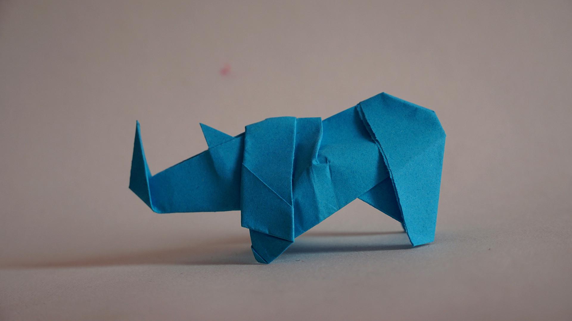 6分钟快速教你手工制作亲子折纸犀牛