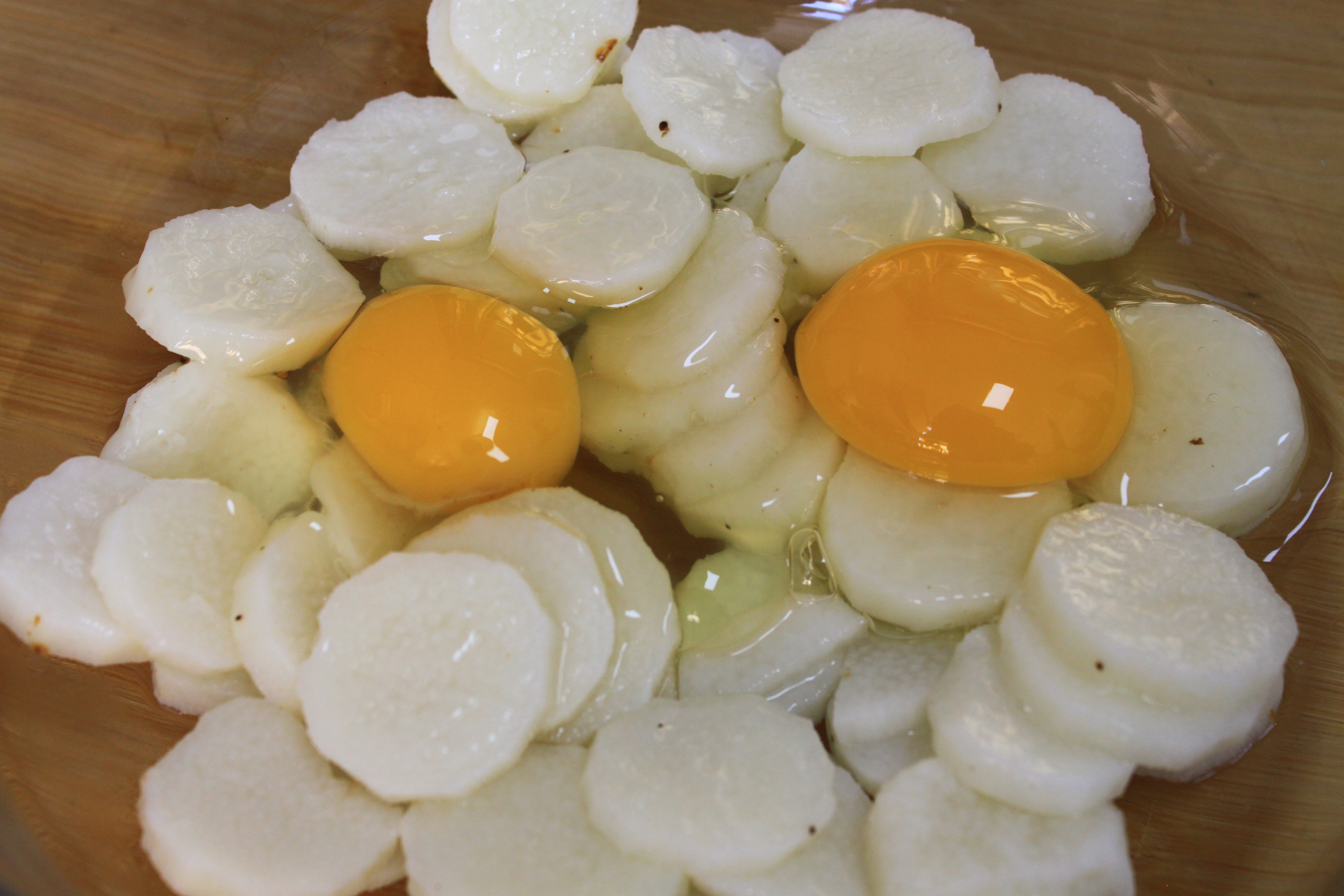 山药里面加两个鸡蛋,居然这么香,小孩子拿它当零食,比蛋糕还香